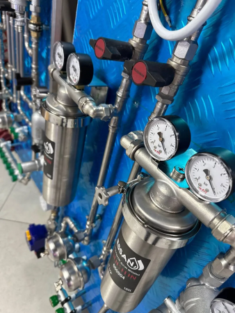 Готовый коллекторный узел водоснабжения SU0026